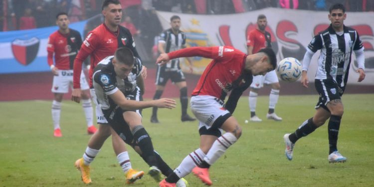 ST: Colón y Estudiantes (BA) empatan 0 a 0 en Santa Fe