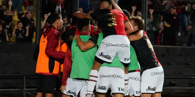 Racing querría llevarse un jugador clave de Colón