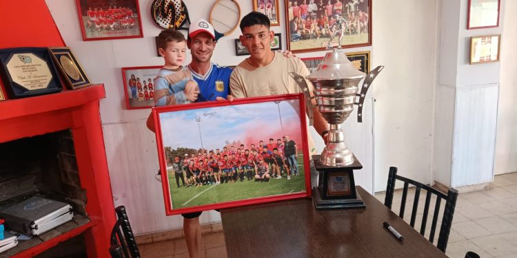 Diego Armando Díaz no se olvida de sus raíces