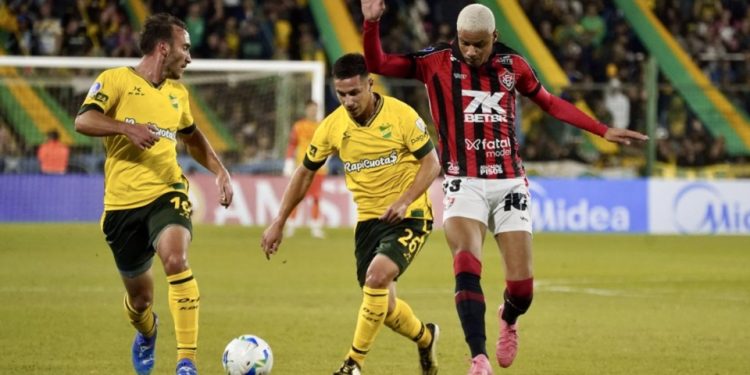 Defensa y Justicia busca su primera triunfo ante Vitória