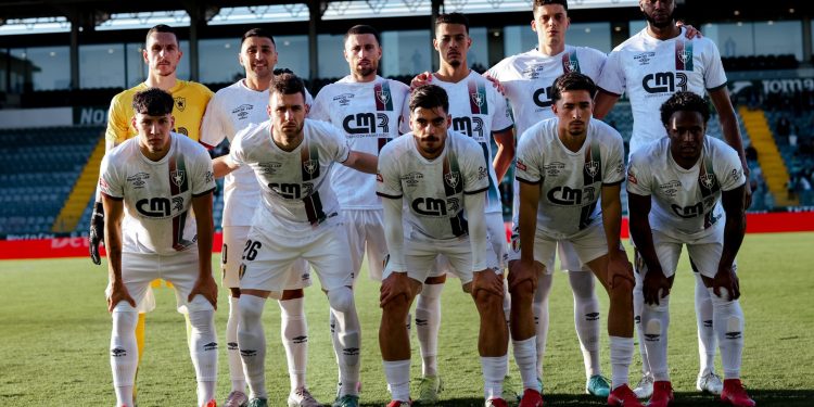 El equipo de un ex Colón y un ex Unión zafó milagrosamente del descenso en Portugal