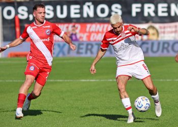 Estudiantes se quedó con la clasificación en la Zona A pese a ser goleado por Argentinos Juniors