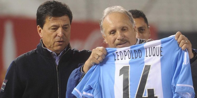 Unión recordó a un campeón del mundo en el día de su nacimiento