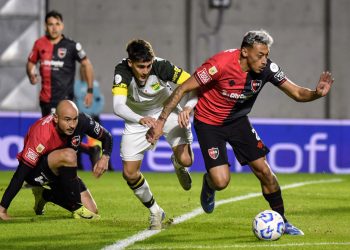Newells venció a Defensa y Justicia y avanza en Copa Argentina
