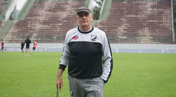 Víctor Riggio dejó de ser el técnico de Central Norte