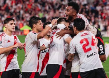 River, ya clasificado, recibe a Universitario buscando terminar entre los mejores primeros