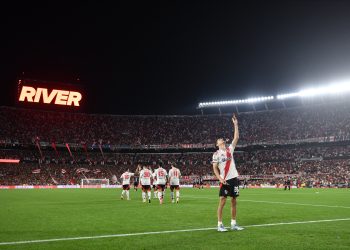 River goleó a Barracas y está en cuartos de final del Torneo Apertura