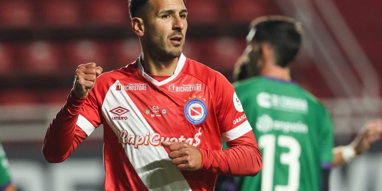 Argentinos goleó a Excursionistas y pasó a octavos de final en la Copa Argentina