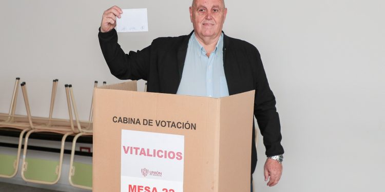 Sphan votó en Unión y dijo que espera terminar el día «festejando»