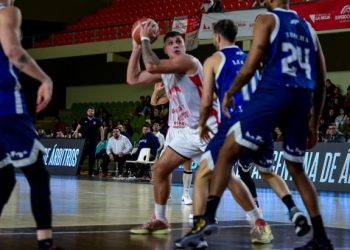 LNB: Unión arrancó perdiendo la serie con Riachuelo