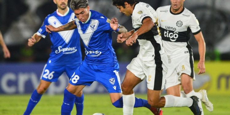 Vélez recibe a Olimpia en Liniers con el objetivo de seguir en la cima