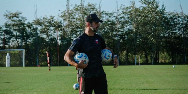 Yllana repitió la fórmula y tiene los once para vencer a Estudiantes