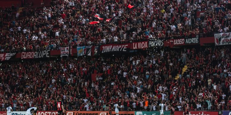 Colón vende entradas para el duelo ante Mitre