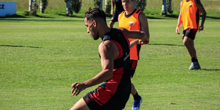 Por lesión, Colón tendría una variante menos en ofensiva para el duelo ante Nueva Chicago