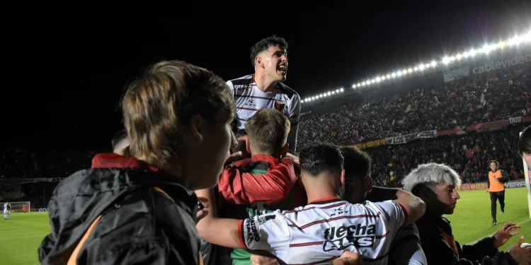 Forneris, a un paso de Racing: los detalles de la negociación