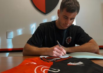 Firmó Castro, el delantero que tanto quería Yllana