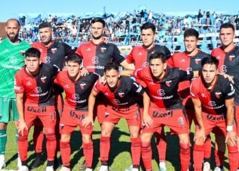 Baja de último momento en Colón para visitar a Temperley