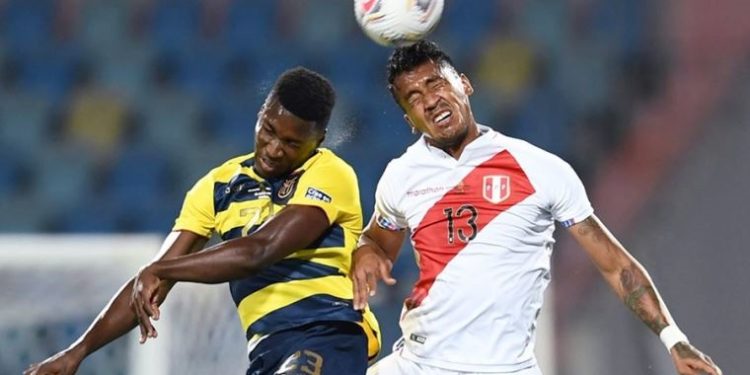 Ecuador, escolta de Argentina, visita a Perú, obligado a ganar