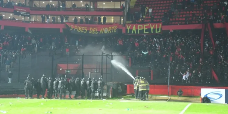 Crónica de una negra noche: «Vamos a terminar todos lastimados»