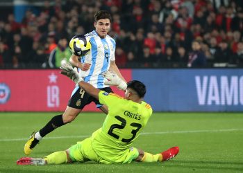 Argentina venció a Chile y lo dejó con un pie afuera del Mundial