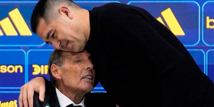 Russo se emocionó en su presentación como DT de Boca: “Sé lo que necesita el hincha”