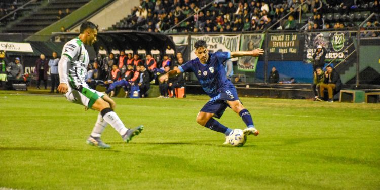 Temperley venció a Chicago, se alejó de Colón y se acercó al Reducido