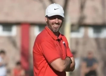 Minella volvió a cambiar y tiene dudas para jugar con Almirante