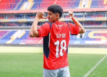 Verde fue presentado en Rusia y detalló la curiosa forma en que llegó al club