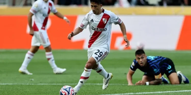 River y Vélez, cerca de cerrar el pase del ex Colón, Rodrigo Aliendro