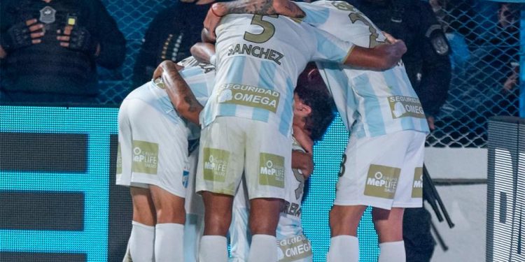 Atlético Tucumán va por más visitando a Deportivo Riestra