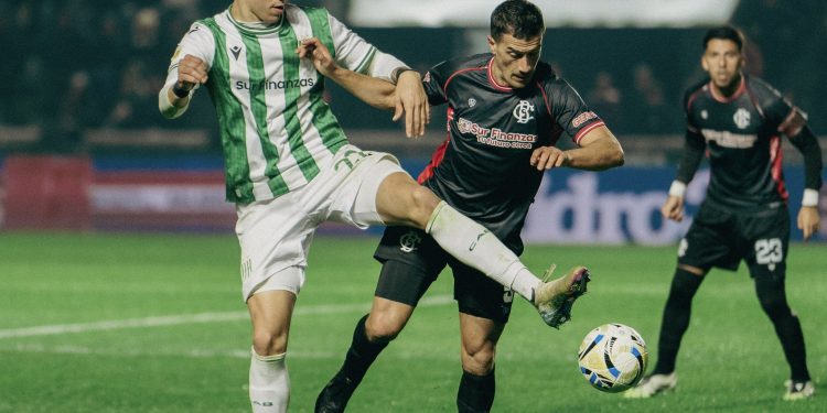 Barracas Central dejó su marca al vencer a Banfield con un contundente 3 a 1