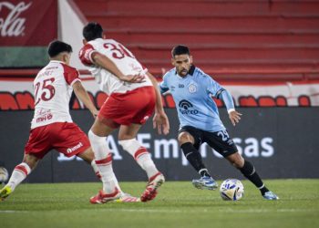 Belgrano dio el golpe y goleó a Huracán en el Ducó