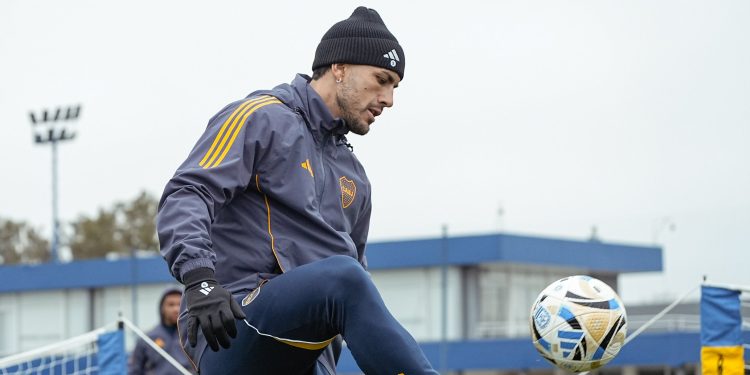 Russo no descarta incluir a Paredes entre los titulares ante Unión