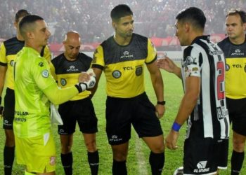 El duelo entre Colón y Almirante Brown tiene árbitro confirmado