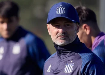 Antes del debut: Cocca presentó su renuncia como DT de Talleres