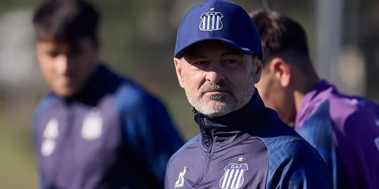 Antes del debut: Cocca presentó su renuncia como DT de Talleres