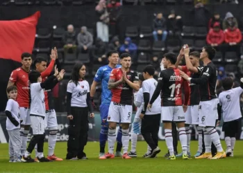 Minella probó un equipo con cuatro cambios: ¿Y el Pulga?