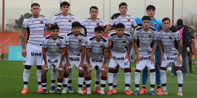 La reserva de Colón sumó su primera victoria en el campeonato