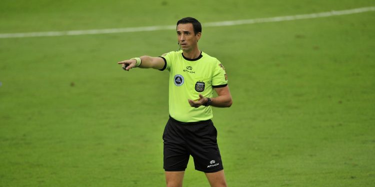 Los malos registros de Colón con el árbitro que estará ante Gimnasia de Mendoza