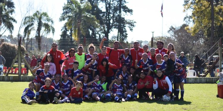 El femenino de Unión goleó y sigue en la punta