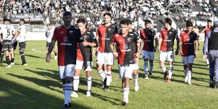 Gigliotti bancó a Minella y aseguró que el plantel quiere «jugar con gente»