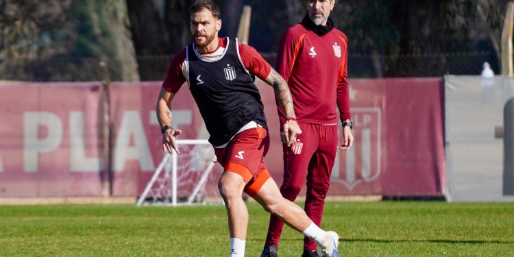 Estudiantes anunció un refuerzo que sería titular ante Unión