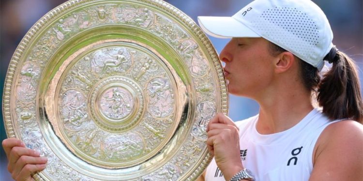 Iga Swiatek hizo historia y se consagró en Wimbledon en apenas 57 minutos