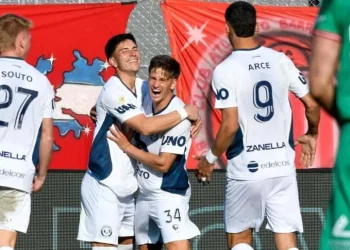 La Lepra mendocina amargó a Barracas en la reinauguración de su cancha