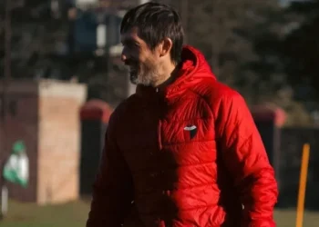 Minella volvió a cambiar y tiene dudas para jugar con Almirante