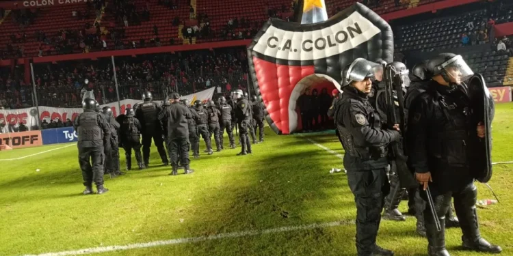 La sanción que recibiría Colón por los incidentes ante Mitre