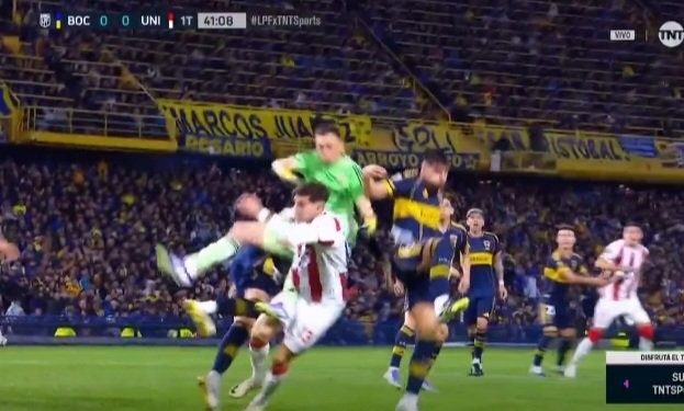 ¿Penal de Marchesín a Fascendini que el VAR ignoró?
