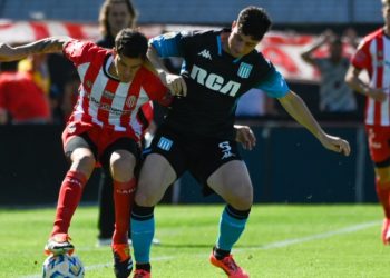 Racing inicia un nuevo sueño frente a Barracas Central
