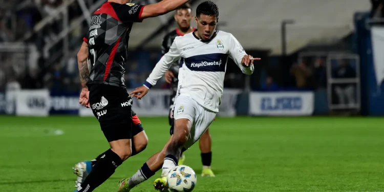 Volantazo: Rodrigo Saravia no llega a Unión y se va a Belgrano de Córdoba