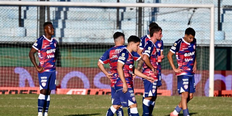 Se fue de Unión y no pasó la revisión médica, pero su equipo lo incorpora igual